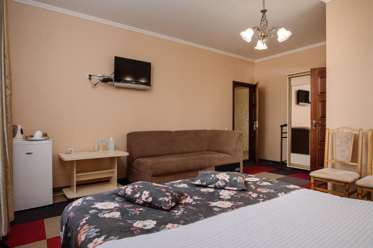 Na Horyzonti Hotel Truskavets Ngoại thất bức ảnh