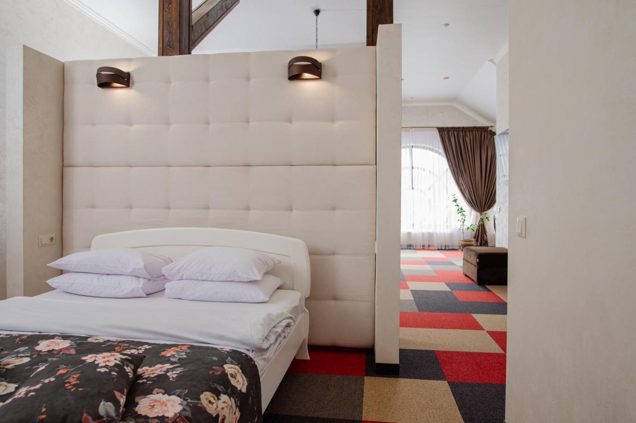 Na Horyzonti Hotel Truskavets Ngoại thất bức ảnh