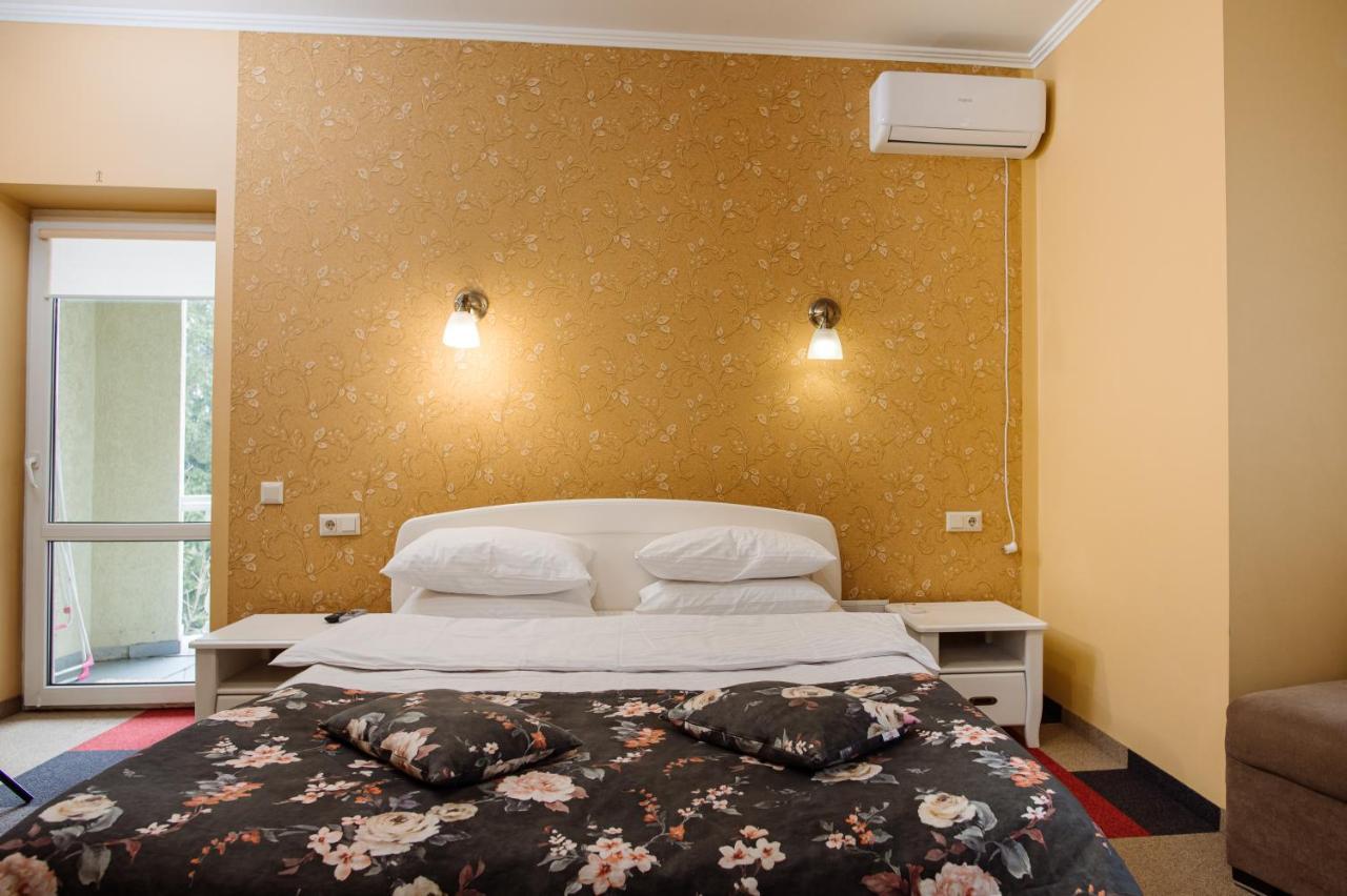 Na Horyzonti Hotel Truskavets Ngoại thất bức ảnh