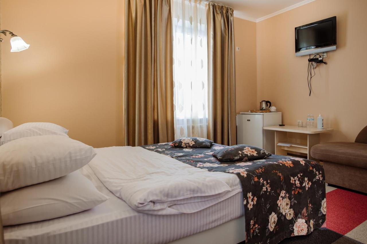 Na Horyzonti Hotel Truskavets Ngoại thất bức ảnh