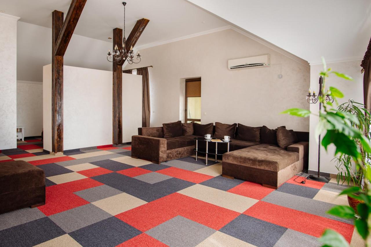 Na Horyzonti Hotel Truskavets Ngoại thất bức ảnh